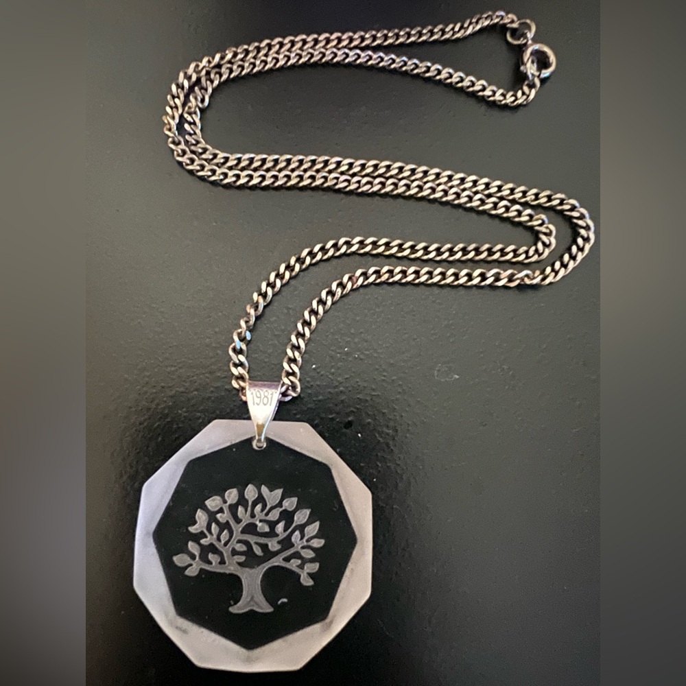 Vintage 1981 Crystal Frosted Edge Tree of Life Pendant on Beautiful 9” Chain